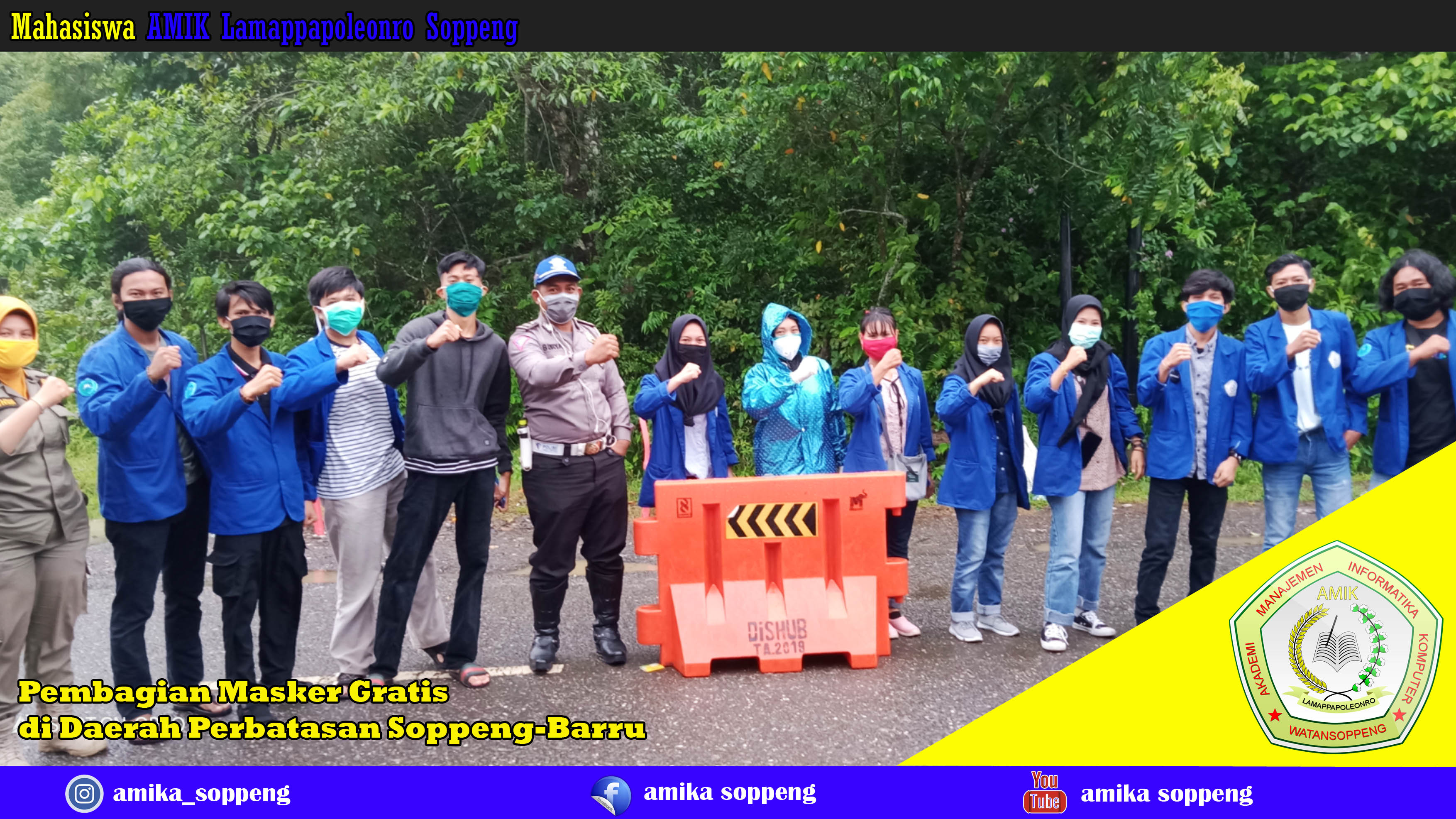 Pasukan Biru AMIKA Soppeng Bagi Masker Gratis di Perbatasan Soppeng-Barru