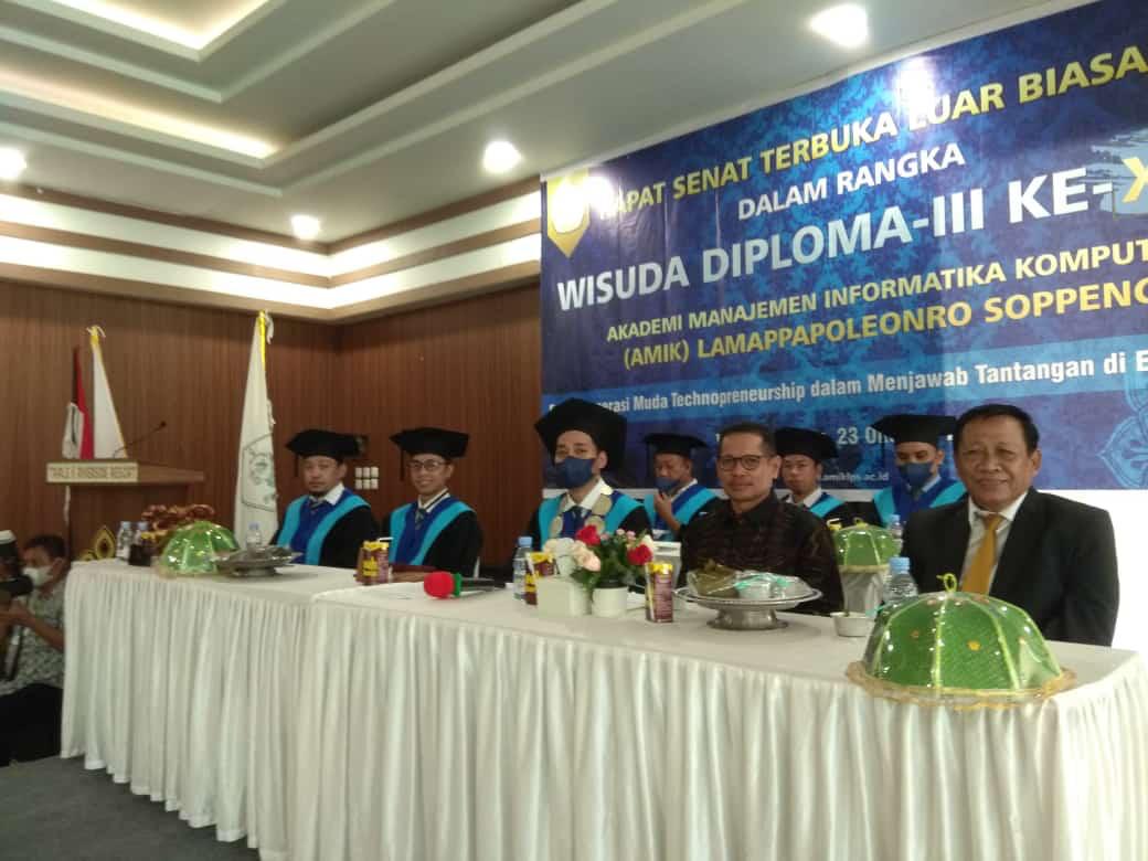 AMIKA Soppeng Suskes Cetak Lulusan Technopreneurship - Wisuda XVII