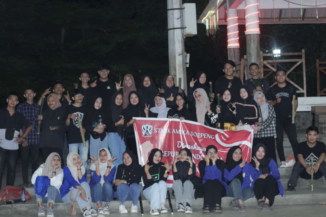 Sebanyak 40 Mahasiswa STMIK Amika Soppeng Hadiri Upacara Taptu & Pawai Obor Meriahkan Malam HUT Ke-78 RI