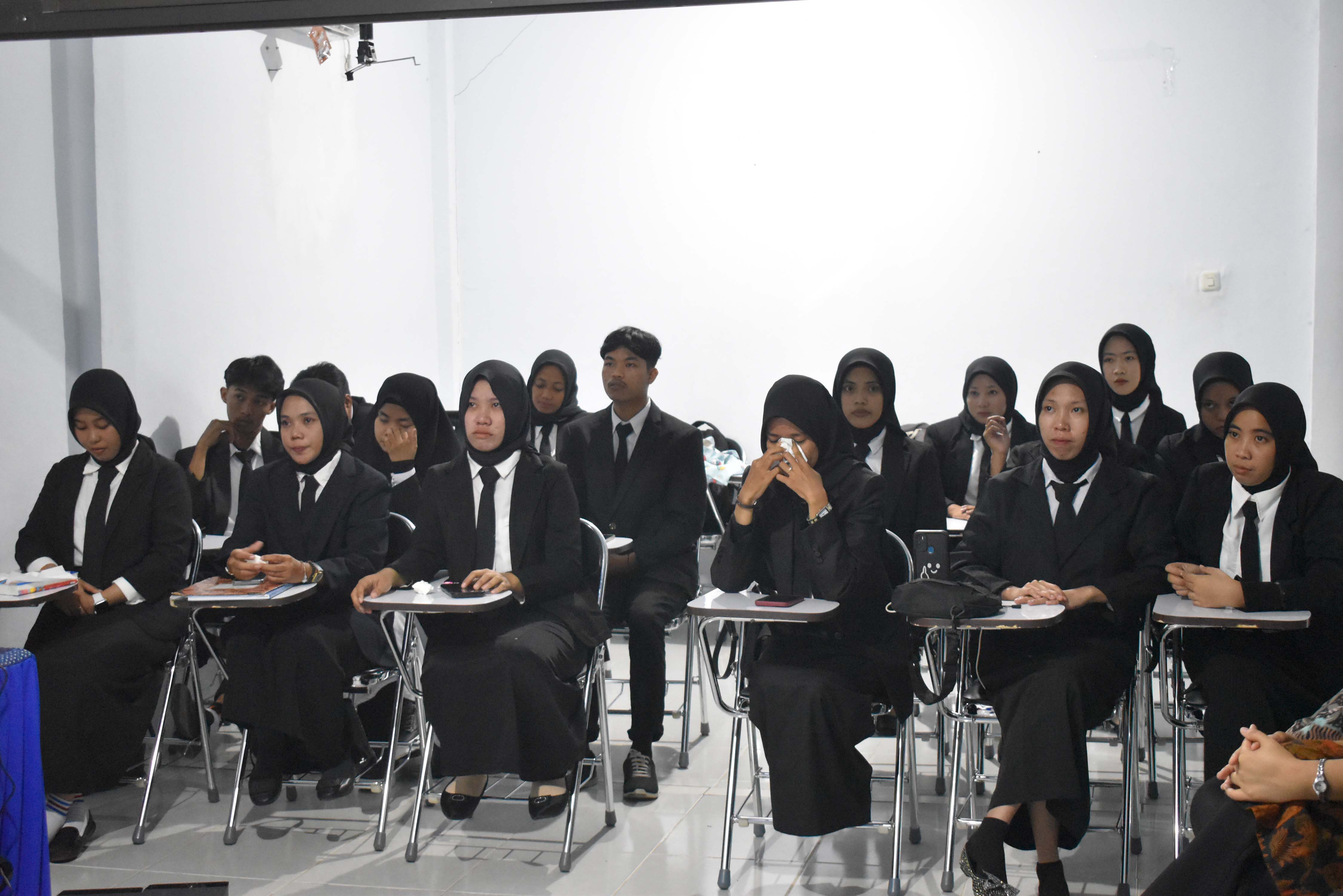 Yudisium Ahli Madya Komputer Mahasiswa Amika Generasi 2021