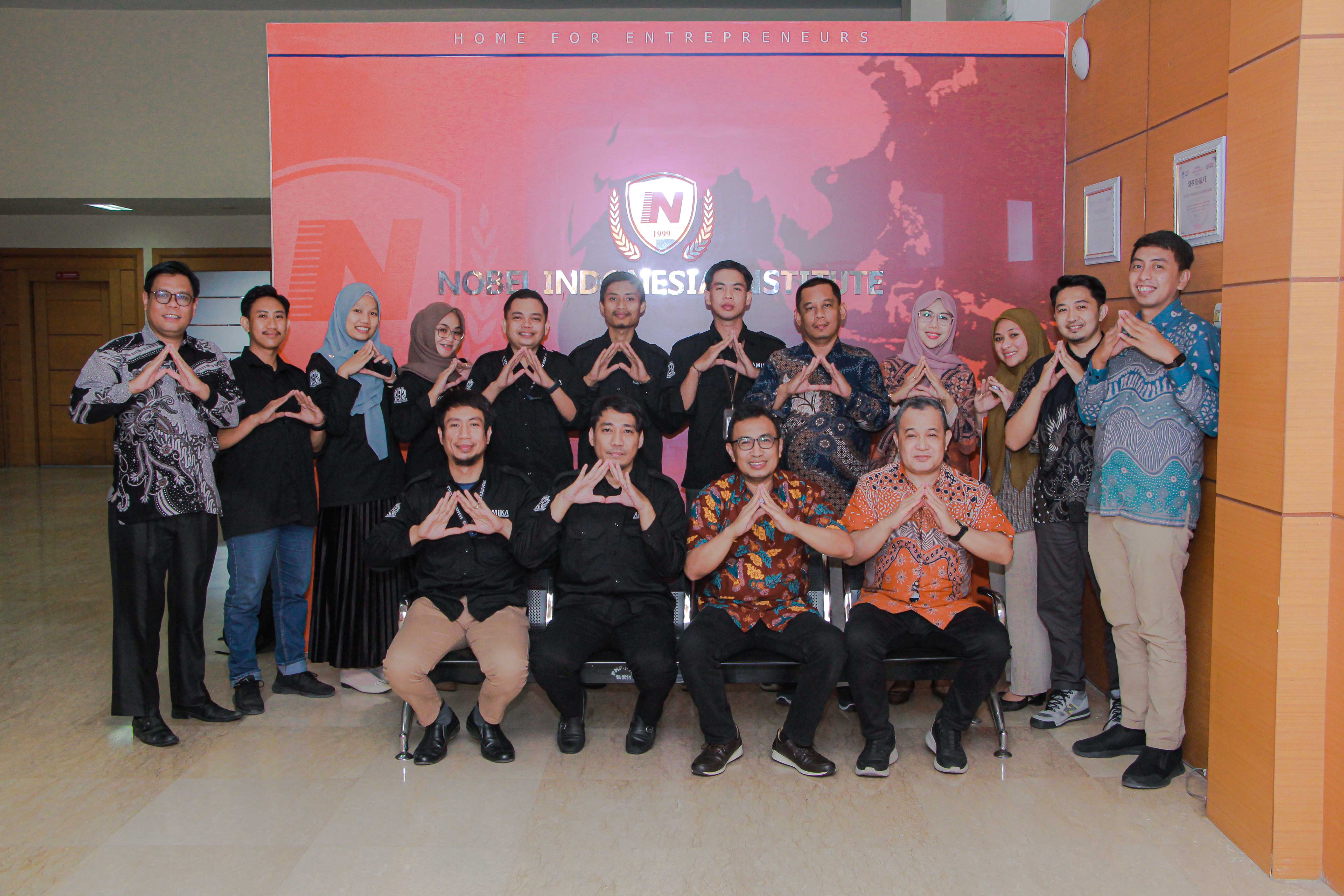 Amika Soppeng dan ITB Nobel Jalin Kerjasama Strategis melalui Penandatanganan MoU